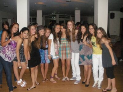 סיפורי סאמר סקול - בידלס 2009 מיכל כרמלי_0